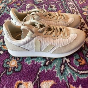 Veja shoe
